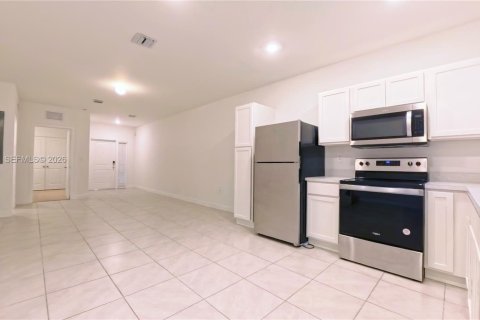 Touwnhouse à louer à Florida City, Floride: 3 chambres, 128.21 m2 № 2076396 - photo 16