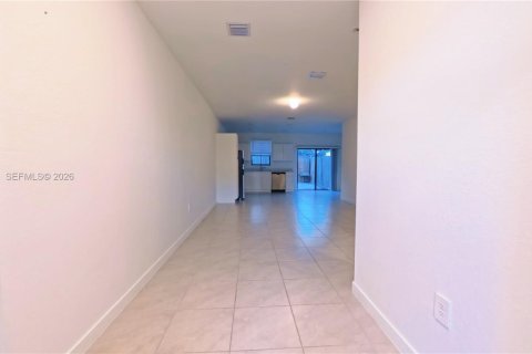 Touwnhouse à louer à Florida City, Floride: 3 chambres, 128.21 m2 № 2076396 - photo 8