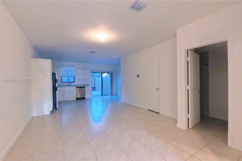 Touwnhouse à louer à Florida City, Floride: 3 chambres, 128.21 m2 № 2076396 - photo 9
