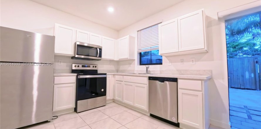 Touwnhouse à Florida City, Floride 3 chambres, 128.21 m2 № 2076396