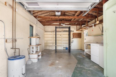 Villa ou maison à vendre à Miami, Floride: 2 chambres, 146.32 m2 № 1857190 - photo 22