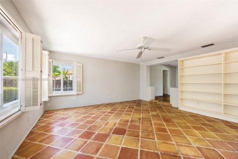 Villa ou maison à vendre à Miami, Floride: 2 chambres, 146.32 m2 № 1857190 - photo 14