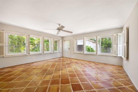Villa ou maison à vendre à Miami, Floride: 2 chambres, 146.32 m2 № 1857190 - photo 13
