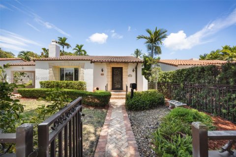 Villa ou maison à vendre à Miami, Floride: 2 chambres, 146.32 m2 № 1857190 - photo 1