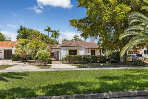 Villa ou maison à vendre à Miami, Floride: 2 chambres, 146.32 m2 № 1857190 - photo 24