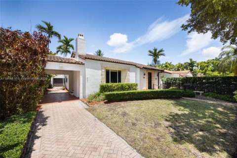 Villa ou maison à vendre à Miami, Floride: 2 chambres, 146.32 m2 № 1857190 - photo 2