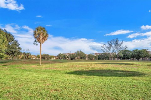Купить кондоминиум в Лодерхилл, Флорида 3 спальни, 141.77м2, № 1956182 - фото 23