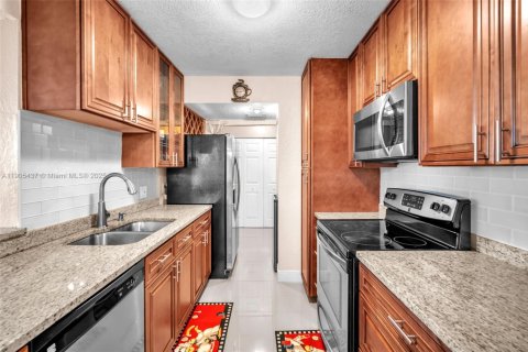 Купить кондоминиум в Лодерхилл, Флорида 3 спальни, 141.77м2, № 1956182 - фото 10