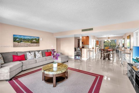 Купить кондоминиум в Лодерхилл, Флорида 3 спальни, 141.77м2, № 1956182 - фото 5