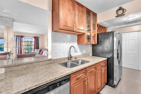 Купить кондоминиум в Лодерхилл, Флорида 3 спальни, 141.77м2, № 1956182 - фото 11