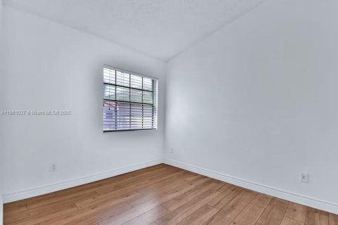Townhouse in Aventura, Florida 4 bedrooms, 160.07 sq.m. № 1890122 - photo 30