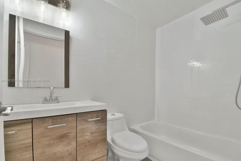 Townhouse in Aventura, Florida 4 bedrooms, 160.07 sq.m. № 1890122 - photo 27