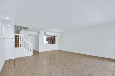 Townhouse in Aventura, Florida 4 bedrooms, 160.07 sq.m. № 1890122 - photo 10