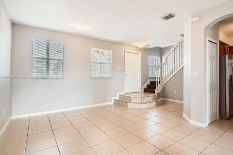 Touwnhouse à vendre à Homestead, Floride: 4 chambres, 154.31 m2 № 1945959 - photo 7