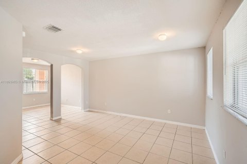 Touwnhouse à vendre à Homestead, Floride: 4 chambres, 154.31 m2 № 1945959 - photo 16