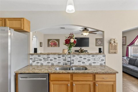 Casa en venta en Wesley Chapel, Florida, 4 dormitorios, 180.6 m2 № 1918512 - foto 11