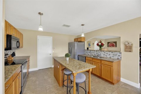 Casa en venta en Wesley Chapel, Florida, 4 dormitorios, 180.6 m2 № 1918512 - foto 4