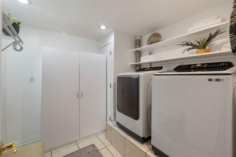 Casa en venta en Tampa, Florida, 3 dormitorios, 182.09 m2 № 1899606 - foto 21