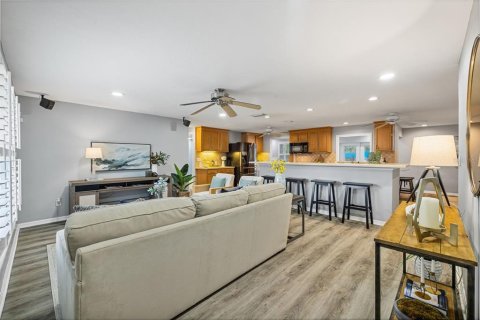 Casa en venta en Tampa, Florida, 3 dormitorios, 182.09 m2 № 1899606 - foto 3