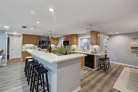 Casa en venta en Tampa, Florida, 3 dormitorios, 182.09 m2 № 1899606 - foto 7