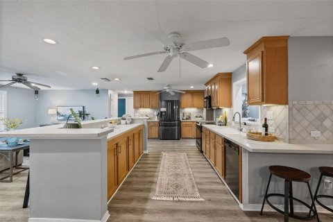 Casa en venta en Tampa, Florida, 3 dormitorios, 182.09 m2 № 1899606 - foto 9