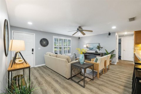 Casa en venta en Tampa, Florida, 3 dormitorios, 182.09 m2 № 1899606 - foto 4