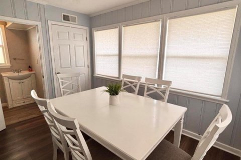Villa ou maison à louer à Lantana, Floride: 2 chambres, 97.36 m2 № 2411795 - photo 3