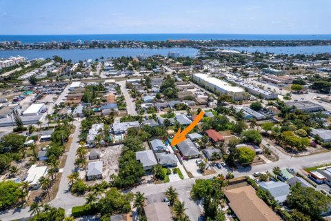 Villa ou maison à louer à Lantana, Floride: 2 chambres, 97.36 m2 № 2411795 - photo 17