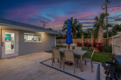 Villa ou maison à Lantana, Floride 2 chambres, 97.36 m2 № 2411795