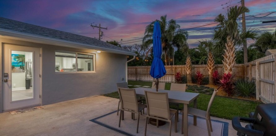 Villa ou maison à Lantana, Floride 2 chambres, 97.36 m2 № 2411795
