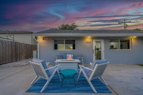 Villa ou maison à louer à Lantana, Floride: 2 chambres, 97.36 m2 № 2411795 - photo 12