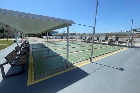 Condo in Saint Petersburg, Florida, 1 bedroom  № 1689860 - photo 8