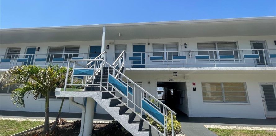 Condo in Saint Petersburg, Florida, 1 bedroom  № 1689860