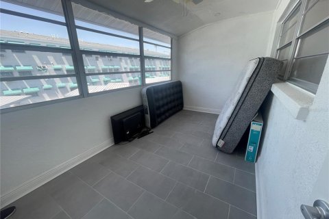 Condo in Saint Petersburg, Florida, 1 bedroom  № 1689860 - photo 27