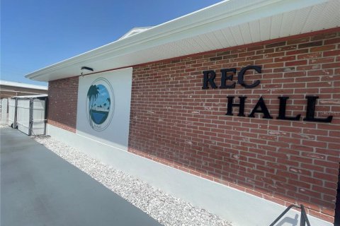 Condo in Saint Petersburg, Florida, 1 bedroom  № 1689860 - photo 5