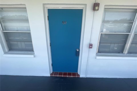 Condo in Saint Petersburg, Florida, 1 bedroom  № 1689860 - photo 16