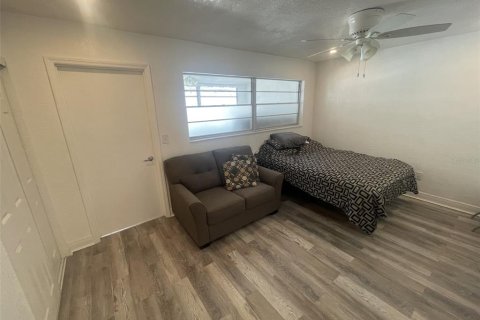 Condo in Saint Petersburg, Florida, 1 bedroom  № 1689860 - photo 24