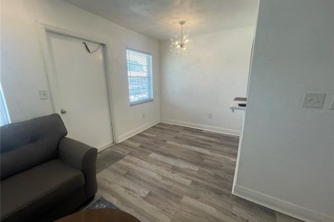Condo in Saint Petersburg, Florida, 1 bedroom  № 1689860 - photo 21