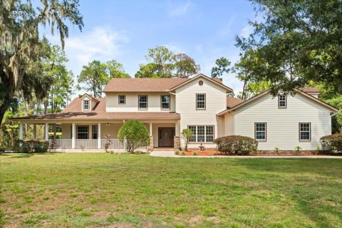 House in Tavares, Florida 5 bedrooms, 367.89 sq.m. № 2204585