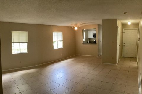Duplex in Orlando, Florida 2 bedrooms, 88.07 sq.m. № 1784826 - photo 3
