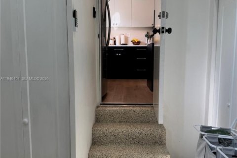 House in Miami, Florida 3 bedrooms, 127.55 sq.m. № 2003452 - photo 22