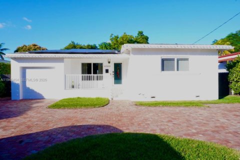 Villa ou maison à Miami, Floride 3 chambres, 127.55 m2 № 2003452