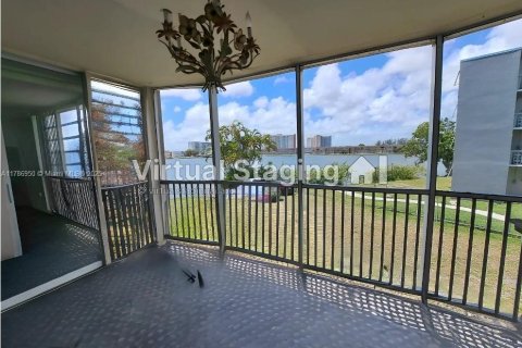 Condo in Miami, Florida, 2 bedrooms  № 1702029 - photo 5