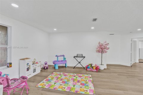 House in Pembroke Pines, Florida 5 bedrooms, 336.49 sq.m. № 2064383 - photo 29