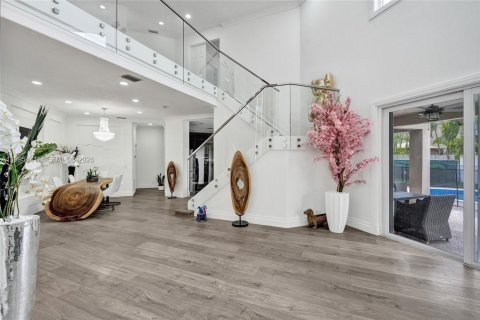 House in Pembroke Pines, Florida 5 bedrooms, 336.49 sq.m. № 2064383 - photo 14