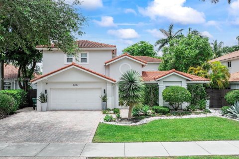 House in Doral, Florida 5 bedrooms, 328.5 sq.m. № 1850479 - photo 2