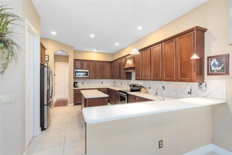 House in Kissimmee, Florida 4 bedrooms, 265.98 sq.m. № 1581832 - photo 20