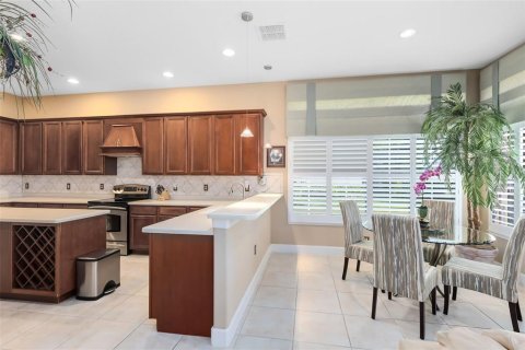 House in Kissimmee, Florida 4 bedrooms, 265.98 sq.m. № 1581832 - photo 18