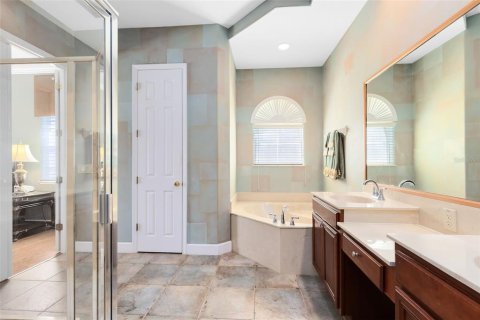 House in Kissimmee, Florida 4 bedrooms, 265.98 sq.m. № 1581832 - photo 12