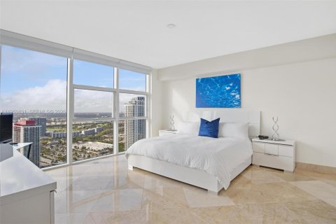 Condo in Hallandale Beach, Florida, 1 bedroom  № 2052798 - photo 7